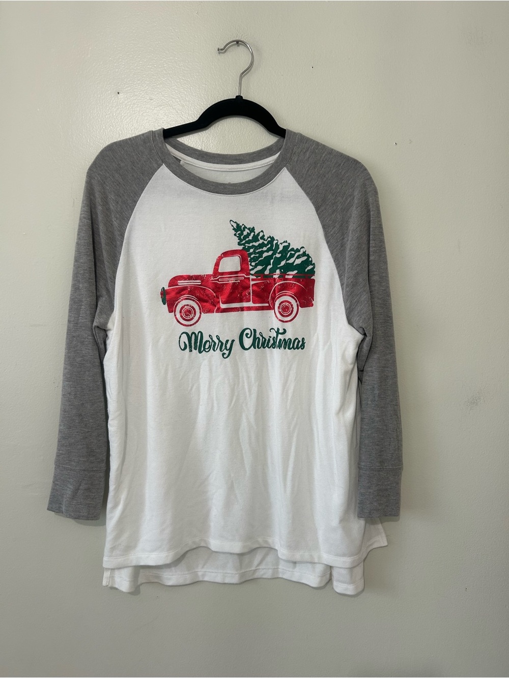 STATE OF MIND | Christmas Red Truck Raglan Tee w/Gray Sleeves, Size Small